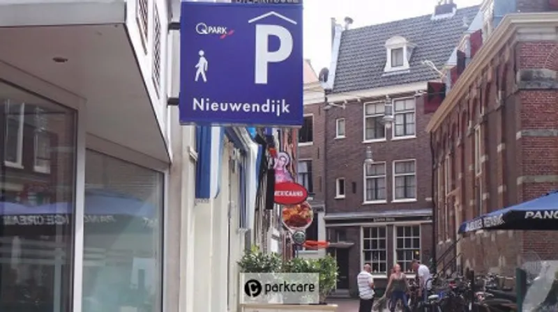 Voetgangers ingang Parkeergarage Nieuwendijk