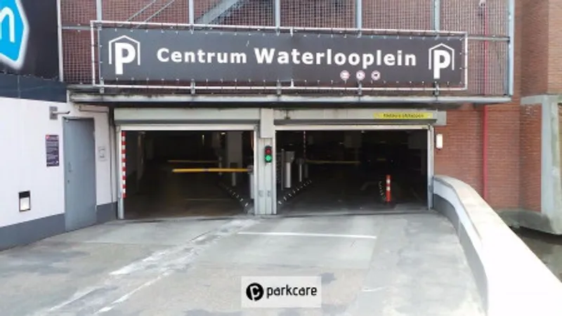 Amsterdamse Parkeergarage Waterlooplein overdekt parkeren naast Albert Heijn